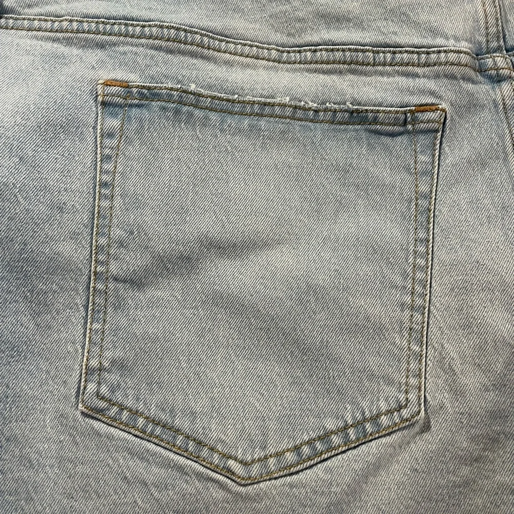 Abercrombie And Fitch The Mom Short High Rise NWT - Picture 3 of 9